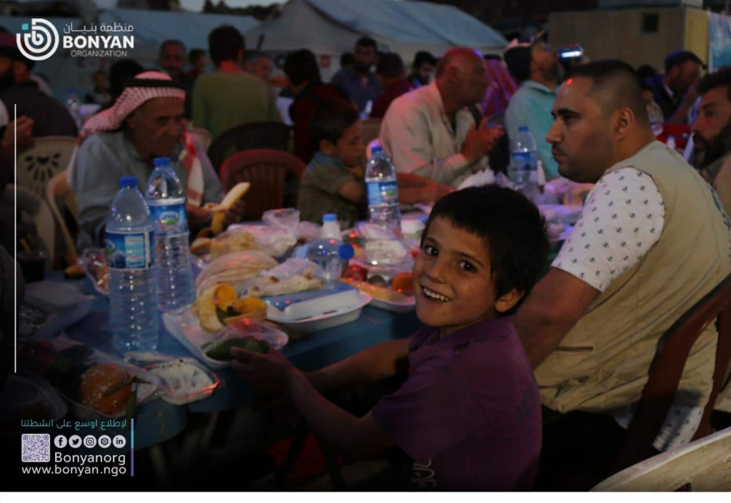 Faire sourire un enfant à l'occasion de l'Eid al-Fitr